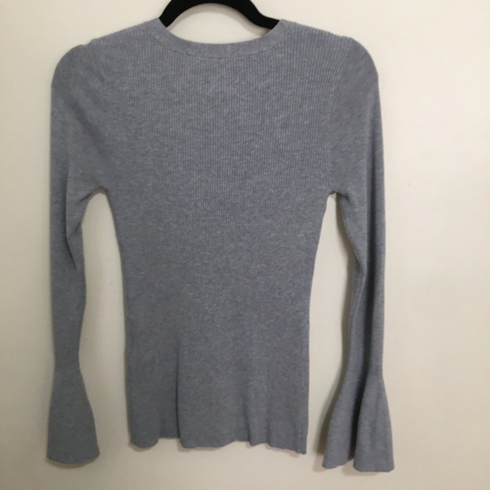 WHBM ribbed bell sleeve v neck sweater A15 - Picture 3 of 5